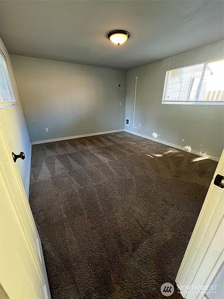 5th image of 414 Chambers Street NE