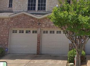 2713 Hyde Park Dr, Grand Prairie, TX 75050