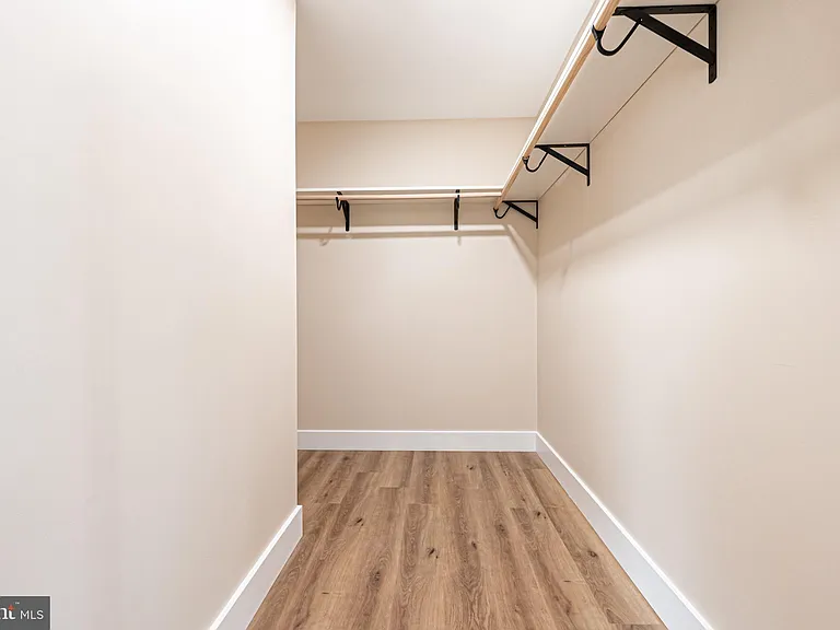820 Archer St — Photo 18