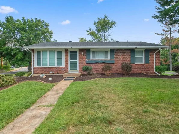 622 Auber Dr, Ballwin, MO 63011