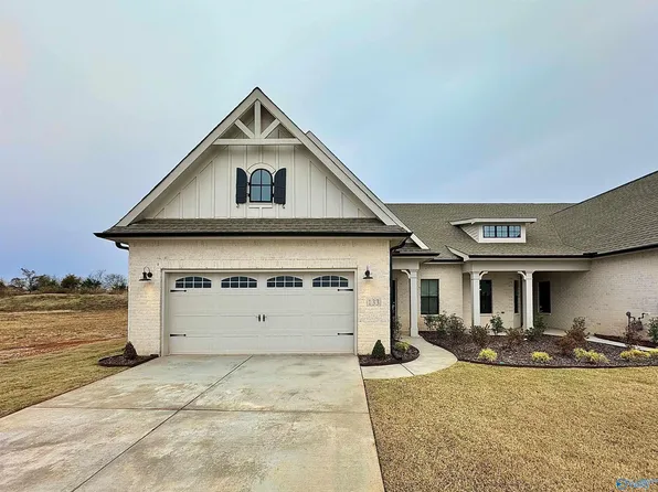 461 Raleigh Elm Dr, Huntsville, AL 35824