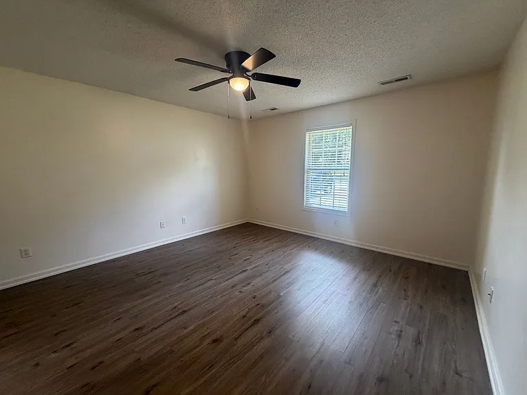 3290 Valencia Dr — Photo 18