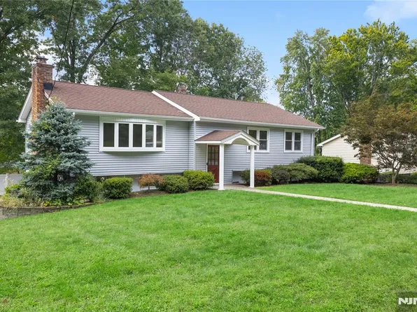 662 Calvin Street, Twp of Washington, NJ 07676