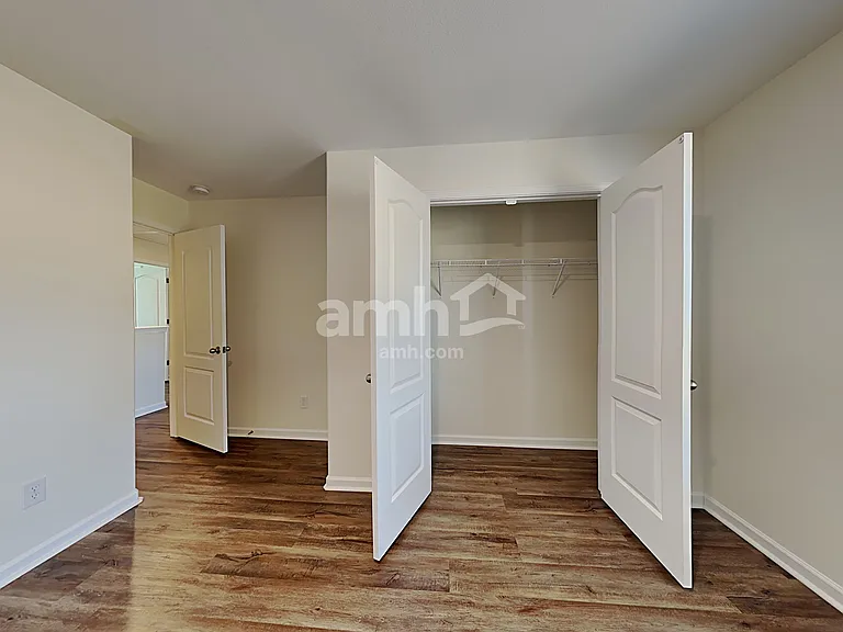 2058 Southlea Dr — Photo 16