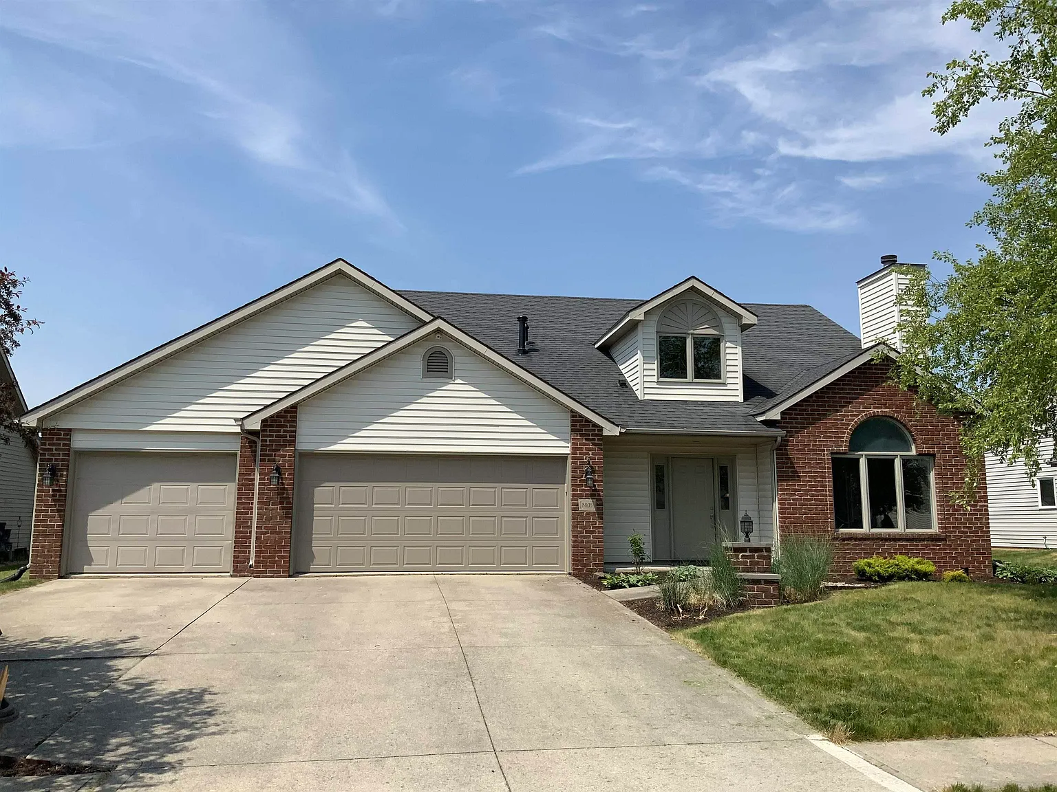 8805 Crosier Ln photo 1