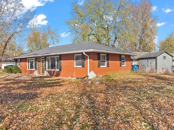 3rd image of 10 Westgate Dr