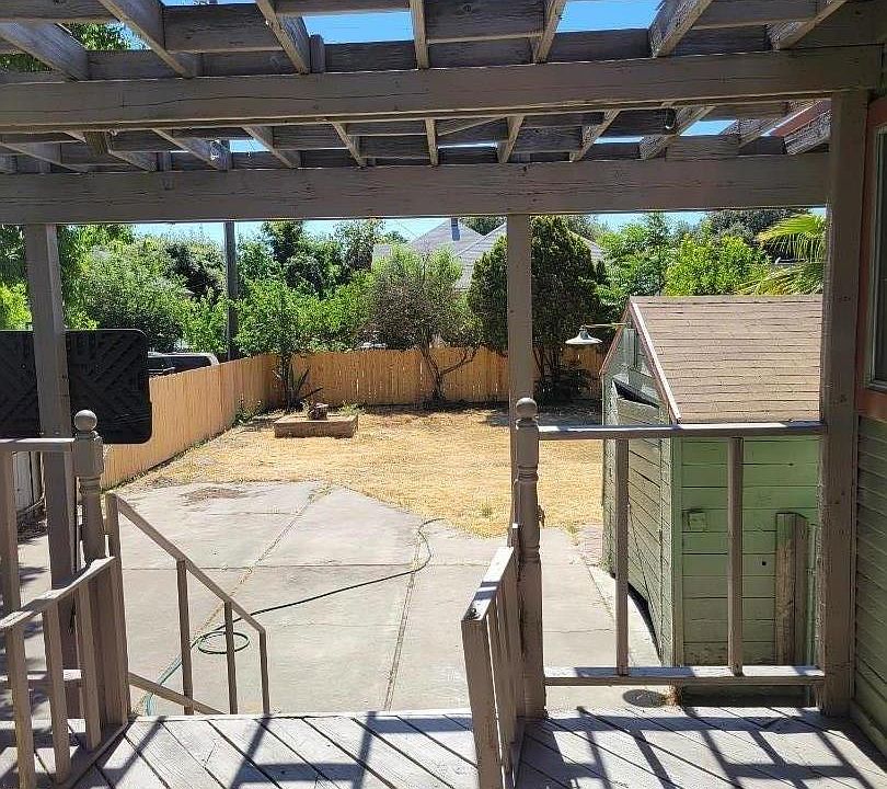 2nd image of 51 S Sierra Nevada St