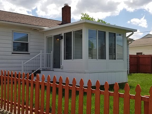 3rd image of 10640 Aaron Dr