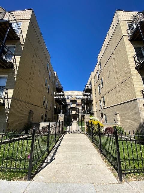 1st image of 4018 N Albany Ave #3B
