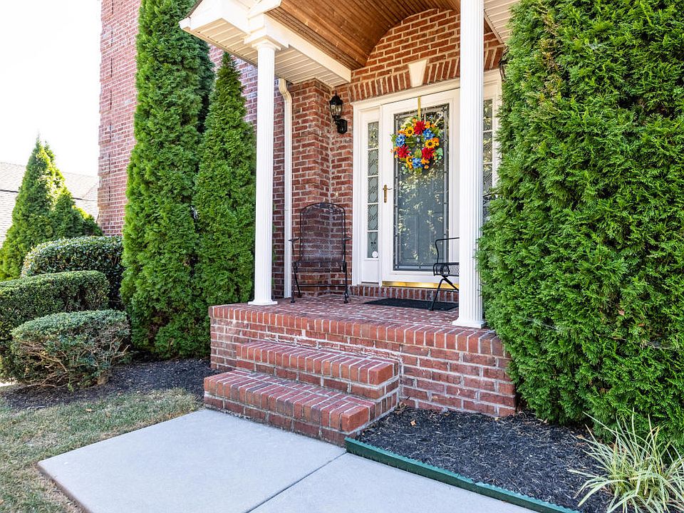 1st image of 8013 Leclay Dr