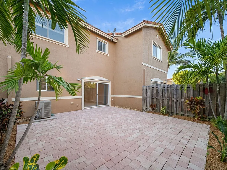 21459 SW 86th Pl — Photo 25