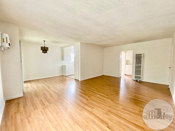 3rd image of 1115 S Wooster St #201