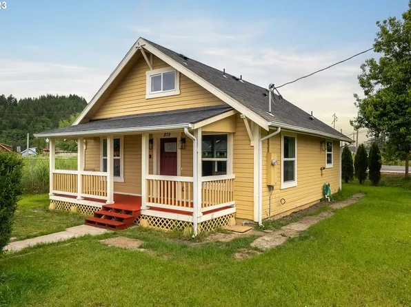 879 Laurel Ave, Reedsport, OR 97467