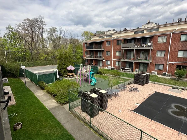 2811 East 26th Street image 29 of 38