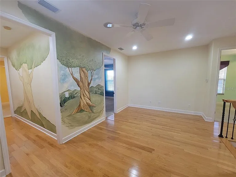 10209 Thurston Groves Blvd — Photo 27