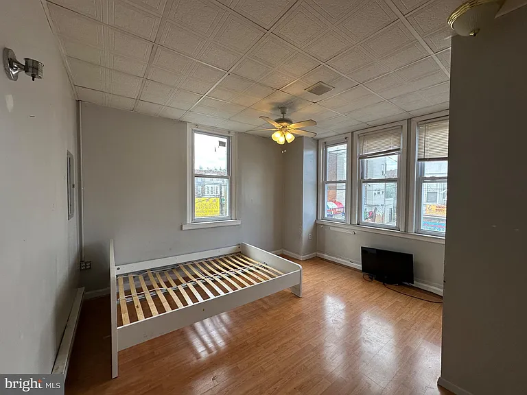 2215 S 7th St — Photo 5