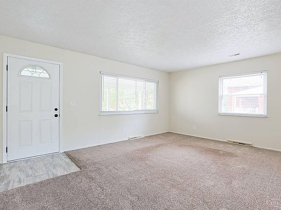 3rd image of 5061 Chantilly Dr