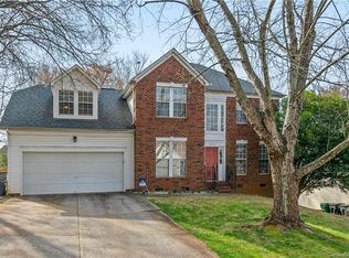2615 Yarrow Rd, Charlotte, NC 28213