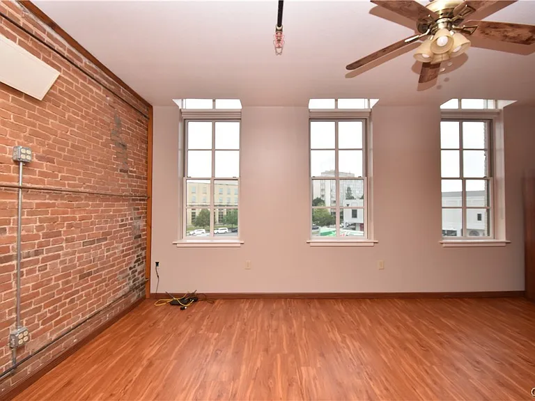 150 Court St #3 — Photo 4