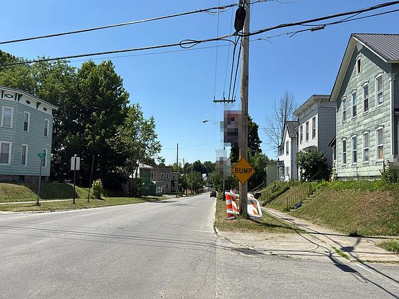 4th image of 35 Elm St S