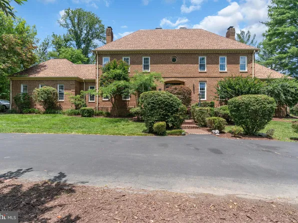 11400 Quailwood Manor Dr, Fairfax Station, VA 22039