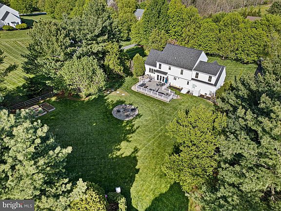 5th image of 1210 Thunder Hill Rd
