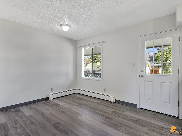 1121 Latouche St — Photo 11