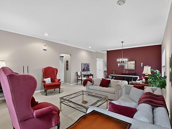 4th image of 78 Burnside Dr