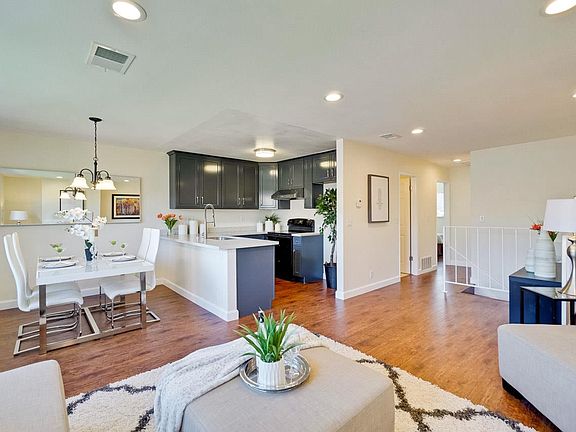 2nd image of 4671 Persimmon Pl