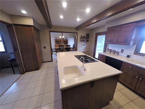 4th image of 6060 Holderman Ave