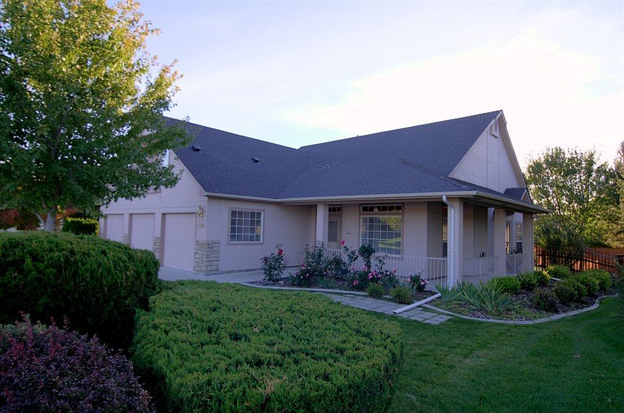2nd image of 735 N Echohawk Way