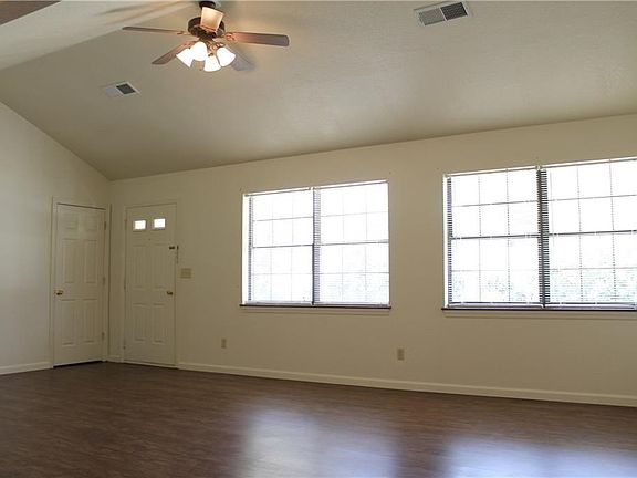 4th image of 1303 SE G St