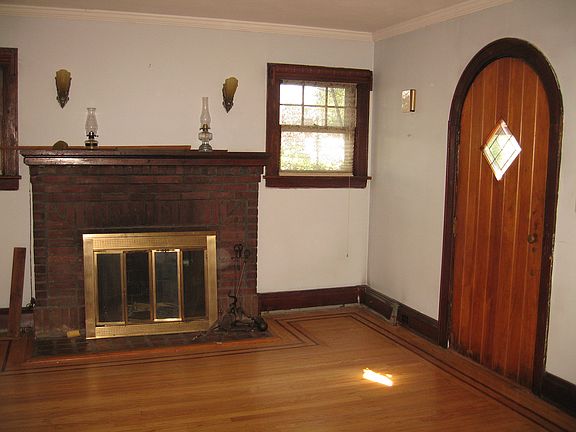4th image of 432 1st St