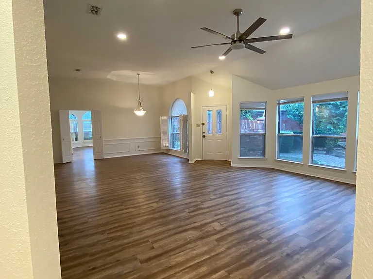 4644 Booth Dr — Photo 13