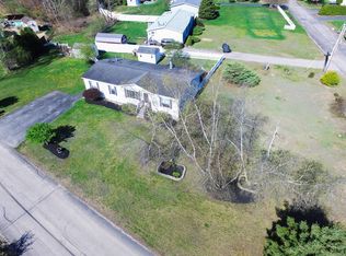 8 Cammett Dr, Raymond, NH 03077