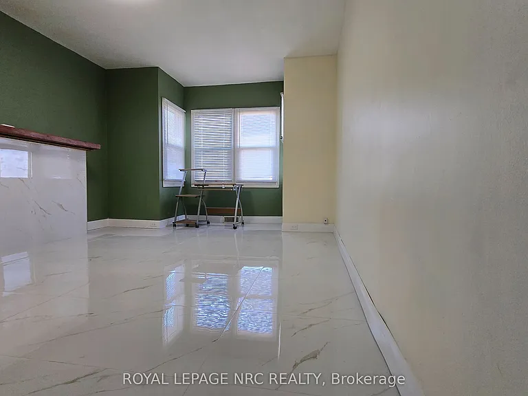4425 Hiram St — Photo 19