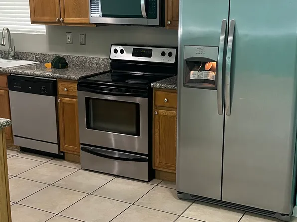 3721 Kings Dr, Chalmette, LA 70043