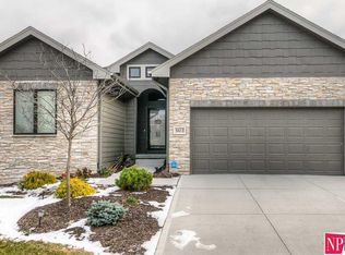 5613 N 155th St, Omaha, NE 68116