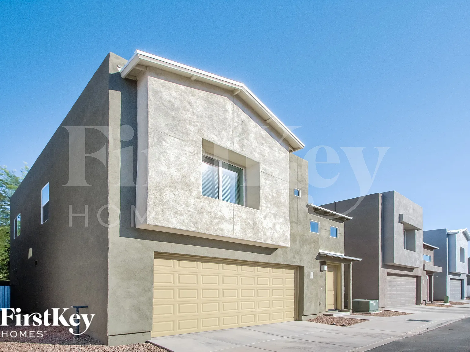 3 bed, 3.0 bath, 1500 sqft, $2,205 — Photo 2