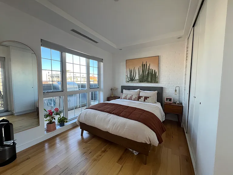 43 Meserole St #4B — Photo 16