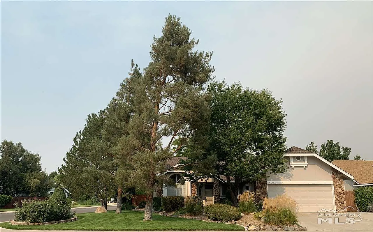 1709 Lantana Dr photo 1