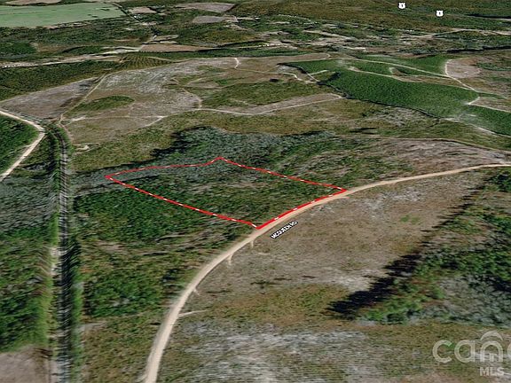 3rd image of 1050 McQueen Rd