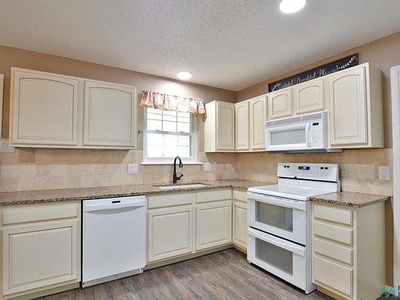 2nd image of 408 La Salle Dr