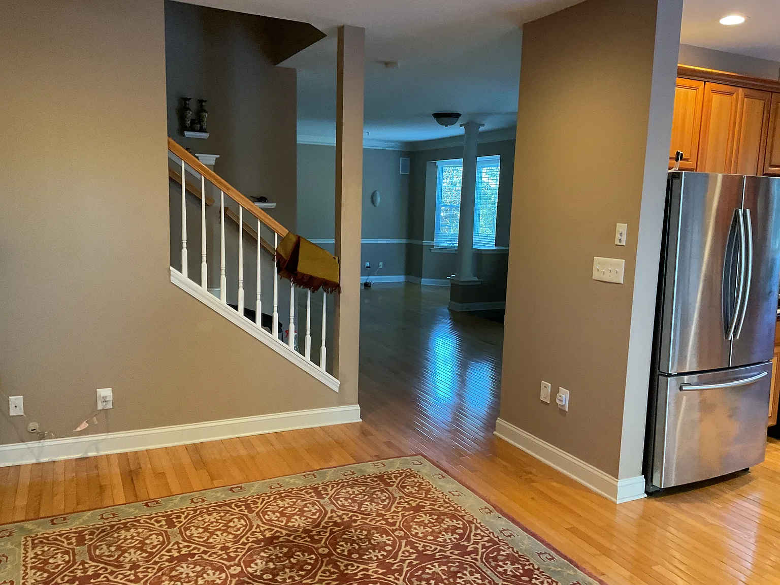 4 bed, 2.5 bath, 2760 sqft, $3,195 — Photo 3
