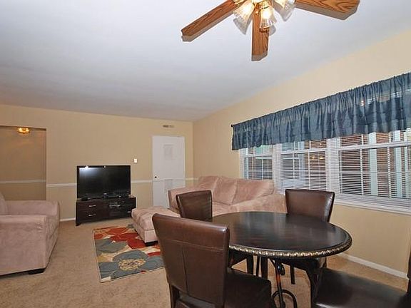 5th image of 20020 Van Aken Blvd APT 6