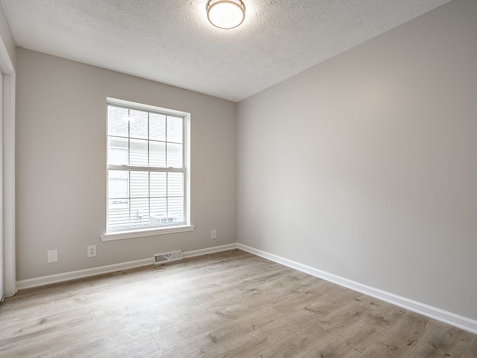 2nd image of 3828 Fetlock Dr
