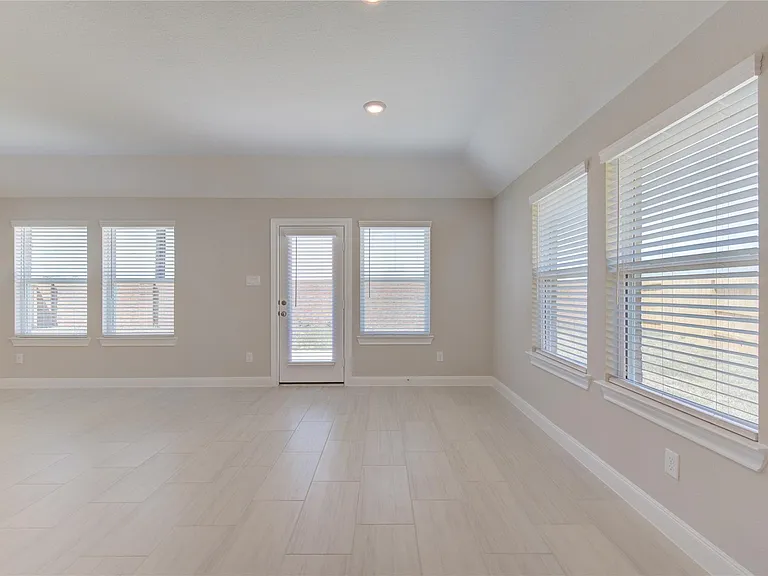 11123 Santiago River Ln — Photo 29