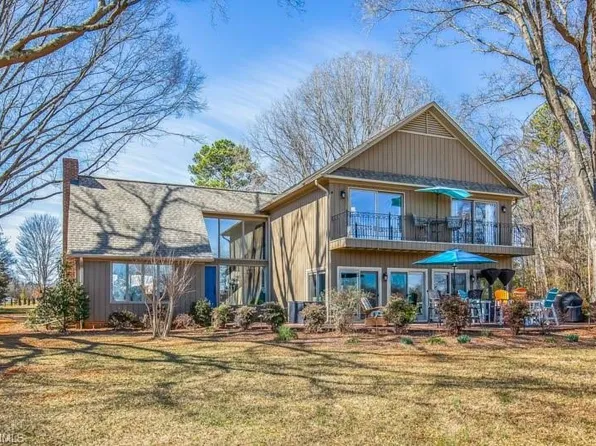 465 Ivy Cir, Bermuda Run, NC 27006