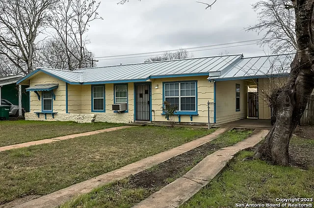 5434 Plumtree Dr — Photo 2