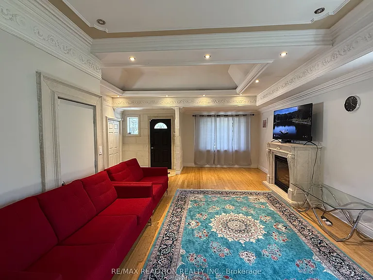 18 Irwin Ave #MAIN — Photo 6